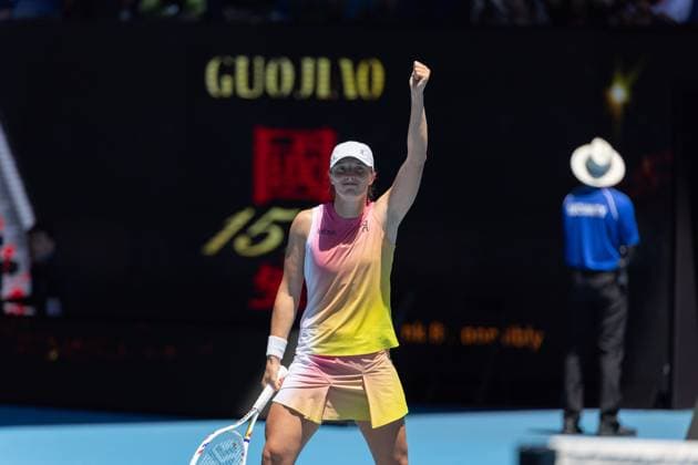 (250116) -- MELBOURNE, Jan. 16, 2025 -- Iga Swiatek celebrates after the women s singles 2nd round match between Iga Swiatek of Poland and Rebecca Sramkova of Slovakia at Australian Open tennis tournament in Melbourne, Australia, Jan. 16, 2025. (Photo by Xinhua) (SP)AUSTRALIA-MELBOURNE-TENNIS-AUSTRALIAN OPEN-DAY 5 HuxJingchen 