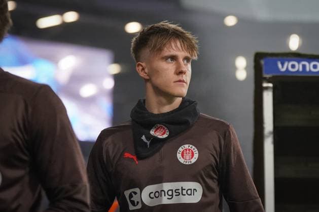 Germany Soccer Bundesliga 2024 2025 17 Matchday VfL Bochum vs FC St Pauli Vonovia Ruhrstadion Bochum Erik Ahlstrand St Pauli, 20 Copyright: xJOERANxSTEINSIEKx