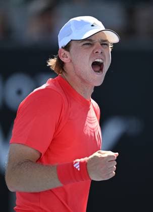 TENNIS AUSTRALIAN OPEN, Alex Michelsen of USA reacts during his round 2 match against James McCabe of Australia during the 2025 Australian Open at Melbourne Park in Melbourne, Thursday, January 16, 2025. ( NO ARCHIVING, EDITORIAL USE ONLY, NO USE IN BOOKS WITHOUT CONSENT MELBOURNE VICTORIA AUSTRALIA  Copyright: xLUKASxCOCHx 20250116157281955564