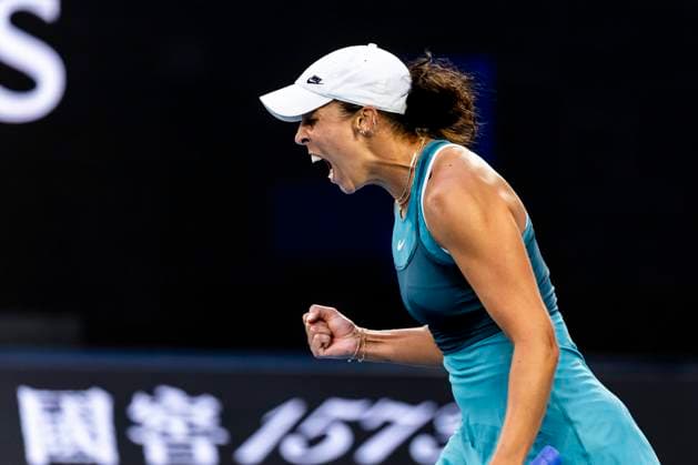 Sport Bilder des Tages MELBOURNE, VIC - JANUARY 16: Madison Keys of the United States of America celebrates during Round 2 of the 2025 Australian Open on January 16 2025, at Melbourne Park in Melbourne, Australia. (Photo by Jason Heidrich Icon Sportswire) TENNIS: JAN 16 Australian Open EDITORIAL USE ONLY Icon250116182