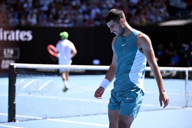 TENNIS AUSTRALIAN OPEN, Carlos Alcaraz of Spain reacts during his round three match against Nuno Borges of Portugal during the 2025 Australian Open at Melbourne Park in Melbourne, Friday, January 17, 2025. ( NO ARCHIVING, EDITORIAL USE ONLY, NO USE IN BOOKS WITHOUT CONSENT MELBOURNE VICTORIA AUSTRALIA  Copyright: xJOELxCARRETTx 20250117149231509580