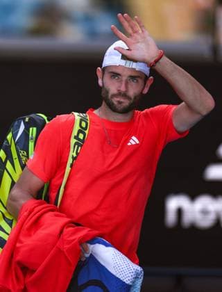 Jacob Fearnley after defeat in his third round match Australian Open, Day Six, Tennis, Melbourne Park, Melbourne, Australia - 17 Jan 2025  Copyright: xEllaxLing Shutterstockx 15102041bd