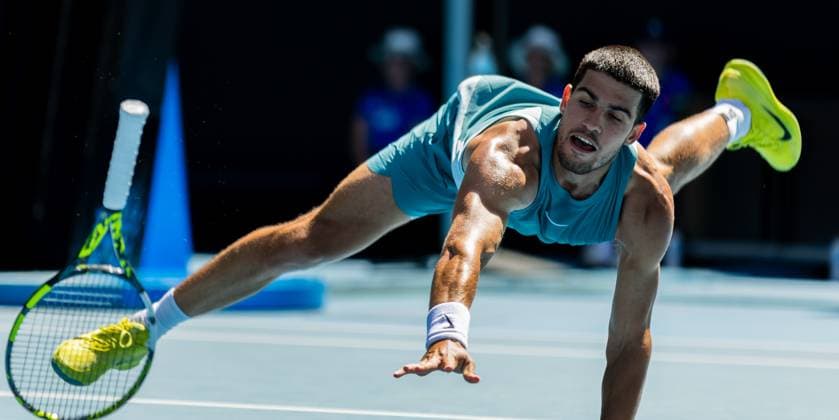 (250117) -- MELBOURNE, Jan. 17, 2025 -- Carlos Alcaraz tries to save the ball during the men s singles third round match between Carlos Alcaraz of Spain and Nuno Borges of Portugal at Australian Open tennis tournament in Melbourne, Australia, Jan. 17, 2025. (Photo by Xinhua) (SP)AUSTRALIA-MELBOURNE-TENNIS-AUSTRALIAN OPEN-DAY 6 HuxJingchen 