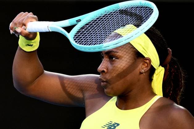 TENNIS AUSTRALIAN OPEN, Coco Gauff of USA returns during her round three match against Leylah Fernandez of Canada during the 2025 Australian Open at Melbourne Park in Melbourne, Friday, January 17, 2025. ( NO ARCHIVING, EDITORIAL USE ONLY, NO USE IN BOOKS WITHOUT CONSENT MELBOURNE VICTORIA AUSTRALIA  Copyright: xJOELxCARRETTx 20250117158162713427