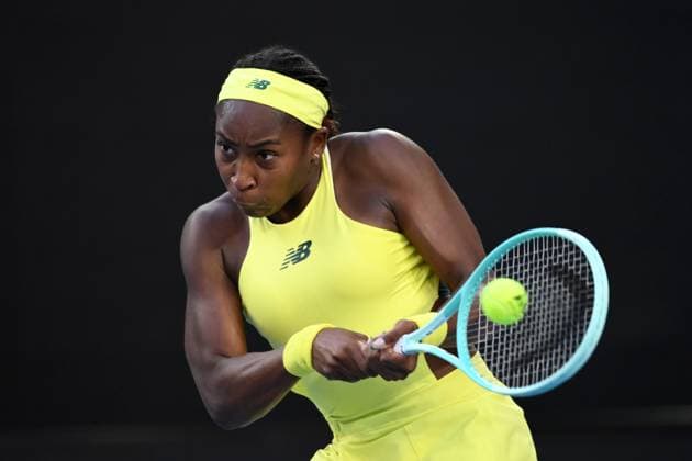 TENNIS AUSTRALIAN OPEN, Coco Gauff of USA returns during her round three match against Leylah Fernandez of Canada during the 2025 Australian Open at Melbourne Park in Melbourne, Friday, January 17, 2025. ( NO ARCHIVING, EDITORIAL USE ONLY, NO USE IN BOOKS WITHOUT CONSENT MELBOURNE VICTORIA AUSTRALIA  Copyright: xJOELxCARRETTx 20250117117413418685