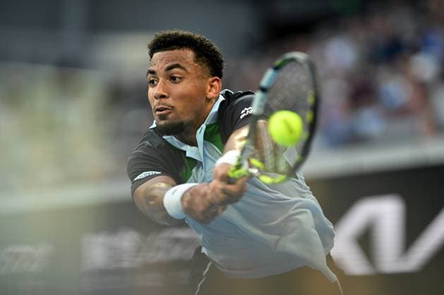 TENNIS AUSTRALIAN OPEN, Arthur Fils of France returns during his round three match against Ugo Humbert of France during the 2025 Australian Open at Melbourne Park in Melbourne, Friday, January 17, 2025. ( NO ARCHIVING, EDITORIAL USE ONLY, NO USE IN BOOKS WITHOUT CONSENT MELBOURNE VICTORIA AUSTRALIA  Copyright: xLUKASxCOCHx 20250117149371854812