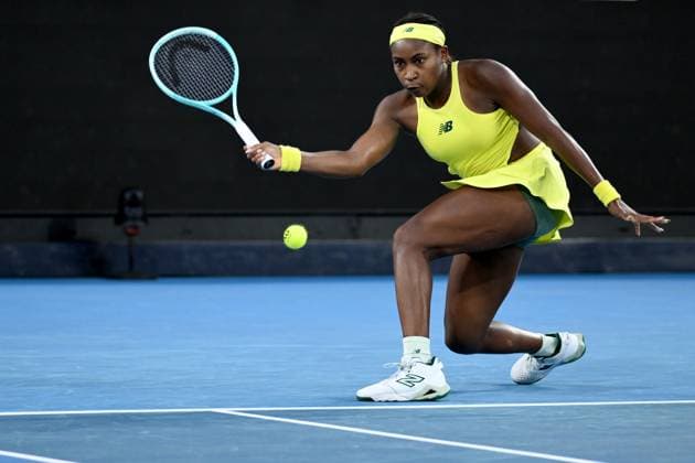 TENNIS AUSTRALIAN OPEN, Coco Gauff of USA returns during her round three win over Leylah Fernandez of Canada during the 2025 Australian Open at Melbourne Park in Melbourne, Friday, January 17, 2025. ( NO ARCHIVING, EDITORIAL USE ONLY, NO USE IN BOOKS WITHOUT CONSENT MELBOURNE VICTORIA AUSTRALIA  Copyright: xJOELxCARRETTx 20250117191671443947