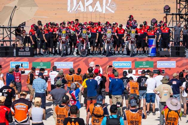 DAKAR 2025 - CEREMONY AND FINISH PODIUM 09 BRABEC Ricky (usa), Honda, Monster Energy Honda HRC, FIM W2RC, Motul, RallyGP, 42 VAN BEVEREN Adrien (fra), Honda, Monster Energy Honda HRC, Motul, RallyGP, 68 SCHAREINA Tosha (spa), Honda, Monster Energy Honda HRC, Motul, RallyGP, 10 HOWES Skyler (usa), Honda, Monster Energy Honda HRC, FIM W2RC, Motul, RallyGP, action during the Ceremony and Finish Podium of the Dakar 2025 on January 17, 2025 in Subaytah, Saudi Arabia - SubaytahSaudi Arabia Copyright: xJULIENxDELFOSSEx