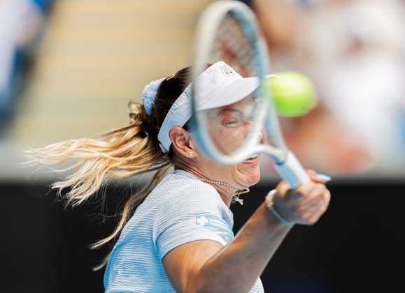 (250117) -- MELBOURNE, Jan. 17, 2025 -- Donna Vekic hits a return during the women s singles 3rd round match between Diana Shnaider of Russia and Donna Vekic of Croatia at Australian Open tennis tournament in Melbourne, Australia, Jan. 17, 2025. (Photo by Xinhua) (SP)AUSTRALIA-MELBOURNE-TENNIS-AUSTRALIAN OPEN-DAY 6 HuxJingchen 
