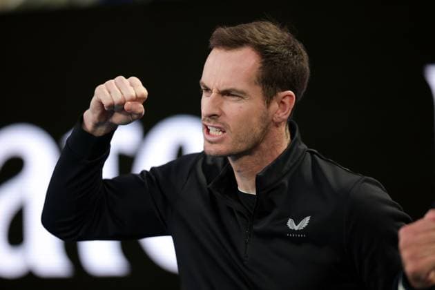 Andy Murray celebrates as Novak Djokovic of Serbia wins the second set Australian Open, Day Six, Tennis, Melbourne Park, Melbourne, Australia - 17 Jan 2025  Copyright: xRachelxBach Shutterstockx 15102642gc
