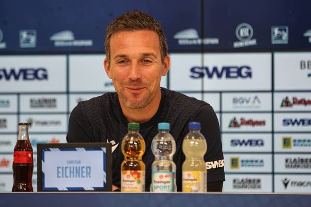 Christian Eichner Karlsruher SC, Head Coach at the press conference and the announcement about the loan of Mikkel Kaufmann, Karlsruher SC Football, 2 Bundesliga, Press conference and training, 2024 2025, 17 01 2025, DFL REGULATES PROHIBIT ANY USE OF PHOTOGRAPHS AS IMAGE SEQUENCES AND OR QUASI VIDEO, Karlsruher SC Football, 2 Bundesliga, Press conference and training, 2024 2025, 17 01 2025 Karlsruhe Copyright: xEibner-Pressefoto JanxPrihodax EP_JPA