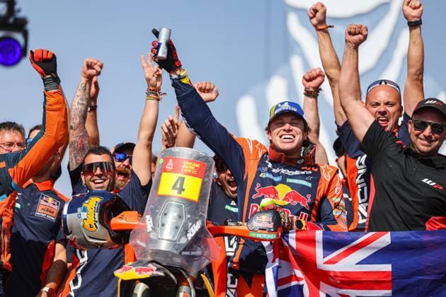 Motorsport, Rallye Dakar, Sieger Motorradwertung Daniel Sanders DAKAR 2025 - STAGE 12 SANDERS Daniel (aus), KTM, Red Bull KTM Factory Racing, FIM W2RC, RallyGP, portrait during the Stage 12 of the Dakar 2025 on January 17, 2025 around Subaytah, Saudi Arabia - SubaytahSaudi Arabia  Copyright: xANTONINxVINCENTx