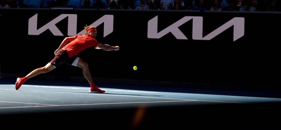 (250117) -- MELBOURNE, Jan. 17, 2025 -- Alexander Zverev of Germany hits a return to Jacob Fearnley of Britain during the men s singles 3rd round match at Australian Open tennis tournament in Melbourne, Australia, Jan. 17, 2025. (Photo by Xinhua) (SP)AUSTRALIA-MELBOURNE-TENNIS-AUSTRALIAN OPEN-DAY 6 HuxJingchen 