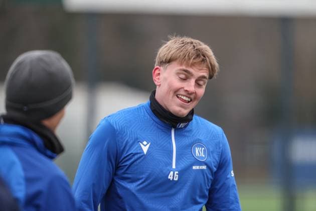 Mikkel Kaufmann Karlsruher SC, 14 in the first training session after his return, Karlsruher SC Football, 2 Bundesliga, Press conference and training, 2024 2025, 17 01 2025, DFL REGULATIONS PROHIBIT ANY USE OF PHOTOGRAPHS AS IMAGE SEQUENCES AND OR QUASI VIDEO, Karlsruher SC Football, 2 Bundesliga, Press conference and training, 2024 2025, 17 01 2025 Karlsruhe Copyright: xEibner-Pressefoto JanxPrihodax EP_JPA