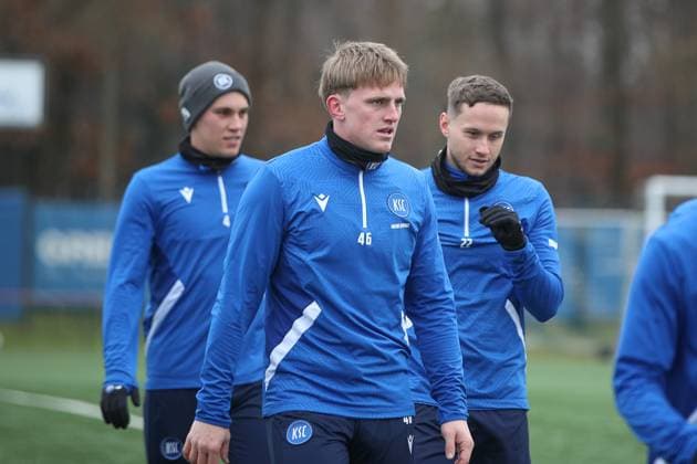 Back to old effect, Mikkel Kaufmann Karlsruher SC, 14 at first training, Karlsruher SC Football, 2 Bundesliga, Press conference and training, 2024 2025, 17 01 2025, DFL REGULATES PROHIBIT ANY USE OF PHOTOGRAPHS AS IMAGE SEQUENCES AND OR QUASI VIDEO, Karlsruher SC Football, 2 Bundesliga, Press conference and training, 2024 2025, 17 01 2025 Karlsruhe Copyright: xEibner-Pressefoto JanxPrihodax EP_JPA
