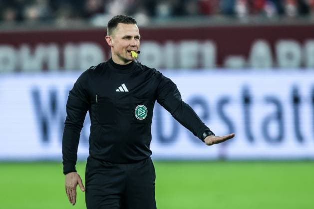 Sport, Football, 2 Bundesliga Season 2024 2025 18 Matchday Fortuna Düsseldorf SV Darmstadt 98 17 01 2025, MERKUR SPIEL ARENA Dr Robert Kampka Referee Düsseldorf MERKUR SPIEL ARENA North Rhine-Westphalia Germany