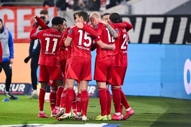17.01.2025, Fussball, 2. Bundesliga, 18. Spieltag Saison 2024 2025, Fortuna Düsseldorf - SV Darmstadt, Myron Van Brederode (Fortuna Düsseldorf) freut sich über das Tor zum 1:0 mit der Mannschaft. xRHR-FOTO TKx Copyright: RHR-FOTOx RHR-FOTO TK