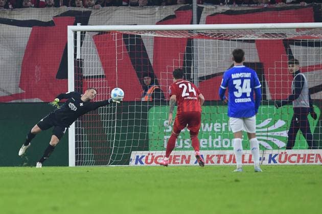 Soccer 2 Bundesliga 18 Matchday Fortuna Düsseldorf SV Darmstadt 98 on 17 01 2025 at Merkur Spiel Arena in Düsseldorf Goal for 1 0 by Myron Cedric van Brederode Düsseldorf DFL regulations prohibit any use of photographs as image sequences and or quasi video xRx