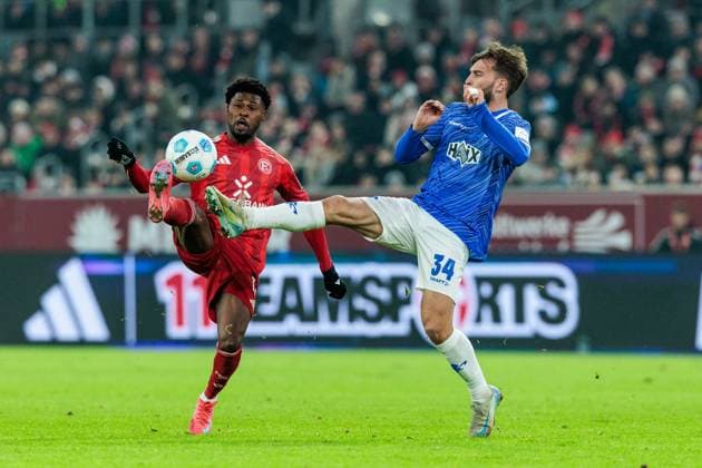 2 Soccer Bundesliga Fortuna Düsseldorf 1895 SV Darmstadt 98 17 01 2025 duel Moritz Broni Kwarteng Fortuna Düsseldorf, 11 , Killian Julian Corredor SV Darmstadt 98, 34 2 Soccer Bundesliga Fortuna Düsseldorf 1895 SV Darmstadt 98, Düsseldorf, Merkur Spiel Arena on 17 01 2025 DFL REGULATIONS PROHIBIT ANY USE OF PHOTOGRAPHS AS IMAGE SEQUENCES AND OR QUASI VIDEO Copyright: xBEAUTIFULxSPORTS Wunderlx