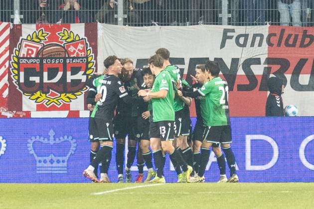 17 01 2025, Football, GER, Season, 2 Liga, Season 2024 2025, Matchday 18, SSV Jahn Regensburg Hannover 96 Jessic Ngankam celebrates after em 1 0 for Hannover DFL REGULATIONS PROHIBIT ANY USE OF PHOTOGRAPHS AS IMAGE SEQUENCES AND OR QUASI VIDEO