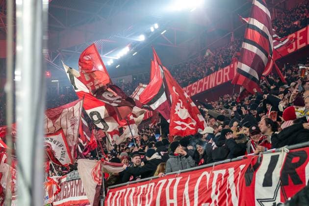 17 01 2025, Soccer 2 Bundesliga, Season 2024 2025, Matchday 18, Fortuna Duesseldorf vs SV Darmstadt 98 in the Merkur Spiel Arena in Duesseldorf The Duesseldorf fans cheer the goal to 1 0 Important note According to the regulations of the DFL German Football League or the DFB German Football Association, it is prohibited to use or have used photographs taken in the stadium and or from the game in the form of sequential images and or video-like photo series Foto Kirchner Media TH Copyright: xKirchner-Media THx