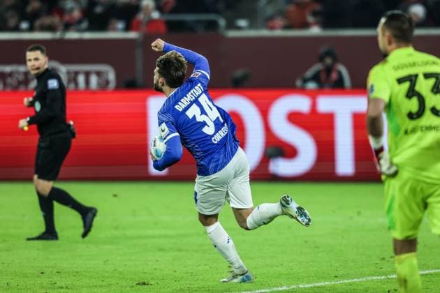 Sport, Soccer, 2 Bundesliga Season 2024 2025 18 Matchday Fortuna Düsseldorf SV Darmstadt 98 17 01 2025, MERKUR SPIEL ARENA SV Darmstadt celebrating after scoring a penalty to make it 1-2, Goalscorer Kilian Corredor SV Darmstadt, 34 Düsseldorf MERKUR SPIEL ARENA North Rhine-Westphalia Germany