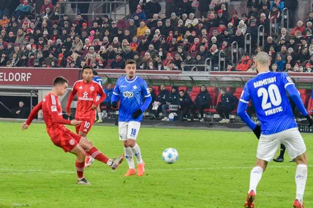 Giovanni Antoine Haag Duesseldorf 6 scores the goal for 2 0 17 01 2025 Soccer Fortuna Duesseldorf vs SV Darmstadt 98, Merkur Spiel Arena, Duesseldorf, DFB DFL REGULATIONS PROHIBIT ANY USE OF PHOTOGRAPHS AS IMAGE SEQUENCES AND OR QUASI VIDEO NRW Germany Copyright: xpepphotox xSaschaxWeizx pep00321, pep_20250117_hm_5775