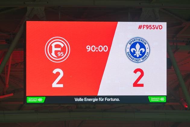 17 01 2025, Soccer 2 Bundesliga, Season 2024 2025, Matchday 18, Fortuna Duesseldorf vs SV Darmstadt 98 at Merkur Spiel Arena in Duesseldorf The match between Fortuna Duesseldorf and SV Darmstadt 98 ends 2 2 Important note According to the regulations of the DFL German Football League and the DFB German Football Association, it is prohibited to use or have used photographs taken in the stadium and or of the match in the form of sequential images and or video-like photo series Foto Kirchner Media TH Copyright: xKirchner-Media THx