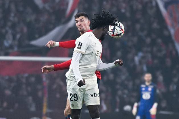 Fußball, OSC Lille - OGC Nizza FOOTBALL : Lille vs Nice - Ligue 1 - 17 01 20225 Thomas Meunier ( 12 - Lille ) and Evann GUESSAND ( 29 - Nice ) during the Ligue 1 match between Lille OSC and OGC Nice at Stade Pierre Mauroy on January 17 , 2025 in Lille, France. ( Photo by Dante Badano PsnewZ ) - LilleFrance  Copyright: xDantexBadanox