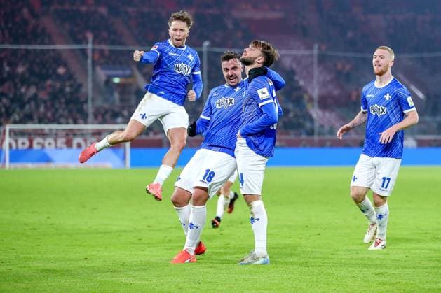 17 01 2025, Soccer, Fortuna Düsseldorf SV Darmstadt 98, 2 Soccer Bundesliga, 18 Matchday, Merkur Spiel Arena, Season 2024 2025 Goal celebration after the 2 2 equalizer by scorer Killian Corredor SV Darmstadt 34 DFB regulations prohibit any use of photographs as image sequences and or quasi video North Rhine-Westphalia Germany