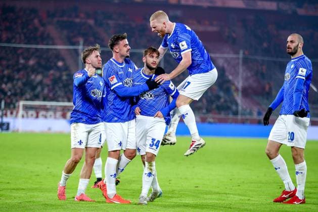 17 01 2025, Soccer, Fortuna Düsseldorf SV Darmstadt 98, 2 Soccer Bundesliga, 18 Matchday, Merkur Spiel Arena, Season 2024 2025 Goal celebration after the 2 2 equalizer by scorer Killian Corredor SV Darmstadt 34 DFB regulations prohibit any use of photographs as image sequences and or quasi video North Rhine-Westphalia Germany