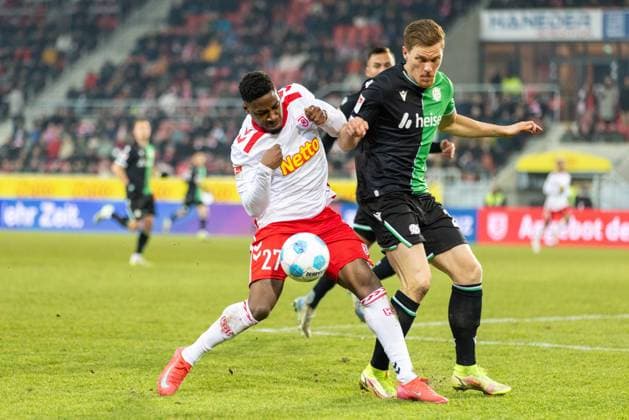 17 01 2025, Soccer, GER, Season, 2 Liga, Season 2024 2025, Matchday 18, SSV Jahn Regensburg Hannover 96 Frederic Ananou SSV Jahn vs Michael Halstenberg DFL REGULATIONS PROHIBIT ANY USE OF PHOTOGRAPHS AS IMAGE SEQUENCES AND OR QUASI VIDEO