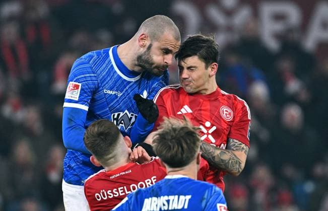 Football, 2 Bundesliga, Germany, Men, Season 2024 2025, Matchday 18, Merkur Spiel Arena Düsseldorf, Fortuna Düsseldorf SV Darmstadt Aleksandar Vukotic SVD , Dawid Kownacki F95 Action