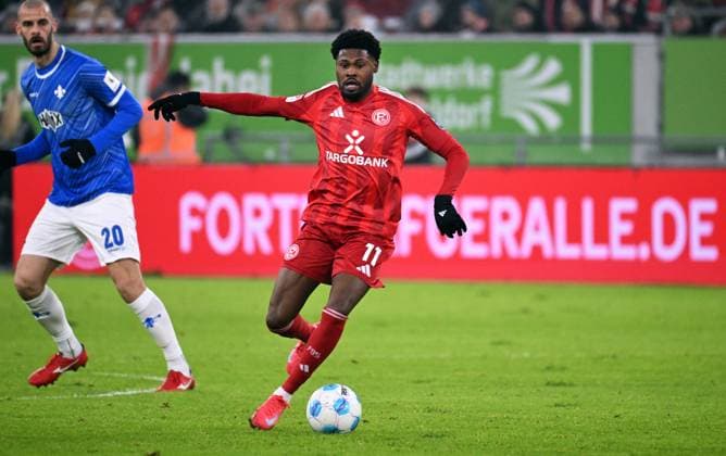 Football, 2 Bundesliga, Germany, Men, Season 2024 2025, Matchday 18, Merkur Spiel Arena Düsseldorf, Fortuna Düsseldorf SV Darmstadt 2 2 Moritz Kwarteng F95 action, single image