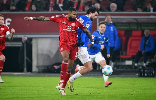 Football, 2 Bundesliga, Germany, Men, Season 2024 2025, Matchday 18, Merkur Spiel Arena Düsseldorf, Fortuna Düsseldorf SV Darmstadt 2 2 Jamil Siebert F95 , Fraser Hornby SVD Action