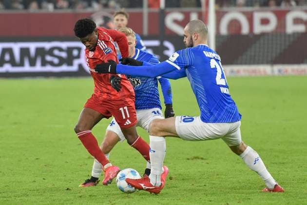 from left in duel Moritz Kwarteng Duesseldorf 11 Aleksandar Vukotic Darmstadt 20 17 01 2025 Soccer Fortuna Duesseldorf vs SV Darmstadt 98, Merkur Spiel Arena, Duesseldorf, DFB DFL REGULATIONS PROHIBIT ANY USE OF PHOTOGRAPHS AS IMAGE SEQUENCES AND OR QUASI VIDEO NRW Germany Copyright: xpepphotox xSaschaxWeizx pep00321, pep_20250117_hm_5368