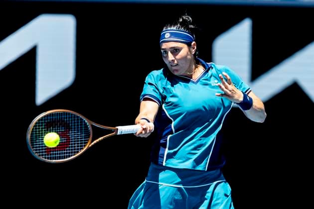 MELBOURNE, VIC - JANUARY 18: Ons Jabeur of Tunisia in action during Round 3 of the 2025 Australian Open on January 18 2025, at Melbourne Park in Melbourne, Australia. (Photo by Jason Heidrich Icon Sportswire) TENNIS: JAN 18 Australian Open EDITORIAL USE ONLY Icon250118032