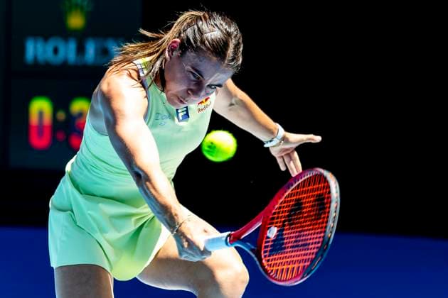 MELBOURNE, VIC - JANUARY 18: Emma Navarro of the United States of America in action during Round 3 of the 2025 Australian Open on January 18 2025, at Melbourne Park in Melbourne, Australia. (Photo by Jason Heidrich Icon Sportswire) TENNIS: JAN 18 Australian Open EDITORIAL USE ONLY Icon250118052