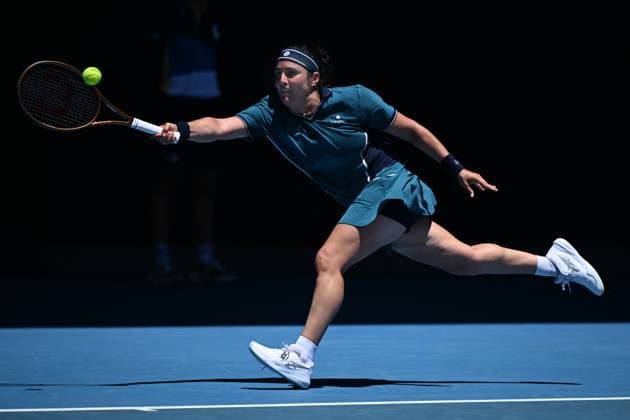 TENNIS AUSTRALIAN OPEN, Ons Jabeur of Tunisia returns during her round three match against Emma Navarro of USA during the 2025 Australian Open at Melbourne Park in Melbourne, Saturday, January 18, 2025. ( NO ARCHIVING, EDITORIAL USE ONLY, NO USE IN BOOKS WITHOUT CONSENT MELBOURNE VICTORIA AUSTRALIA  Copyright: xJAMESxROSSx 20250118119890266377