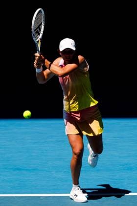 January 18, 2025: MELBOURNE, AUSTRALIA - JANUARY 18: Iga Swiatek of Poland whilst playing Emma Raducanu of Great Britain on day seven of the 2025 Australian Open at Melbourne Park on January 18, 2025 in Melbourne, Australia. - ZUMAp121 20250118_zsp_p121_026 Copyright: xChrisxPutnamx