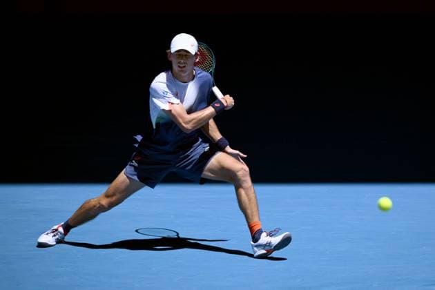 TENNIS AUSTRALIAN OPEN, Alex De Minaur of Australia returns during his round three match against Francisco Cerundolo of Argentina during the 2025 Australian Open at Melbourne Park in Melbourne, Saturday, January 18, 2025. ( NO ARCHIVING, EDITORIAL USE ONLY, NO USE IN BOOKS WITHOUT CONSENT MELBOURNE VICTORIA AUSTRALIA  Copyright: xJOELxCARRETTx 20250118135595420075