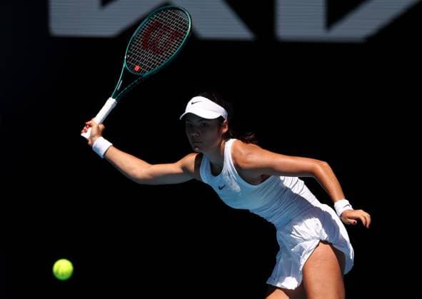 Emma Raducanu of GBR in action Australian Open, Day Seven, Tennis, Melbourne Park, Melbourne, Australia - 18 Jan 2025  Copyright: xEllaxLing Shutterstockx 15105036af