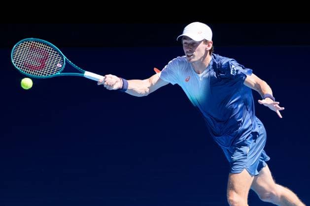 January 18, 2025: 8th seed ALEX DE MINAUR of Australia in action against 31st seed FRANCISCO CERUNDOLO of Argentina on Rod Laver Arena in a Men s Singles 3rd round match on day 7 of the 2025 Australian Open in Melbourne, Australia. Cal Media Melbourne Australia - ZUMAc04_ 20250118_faf_c04_036 Copyright: xSydneyxLowx