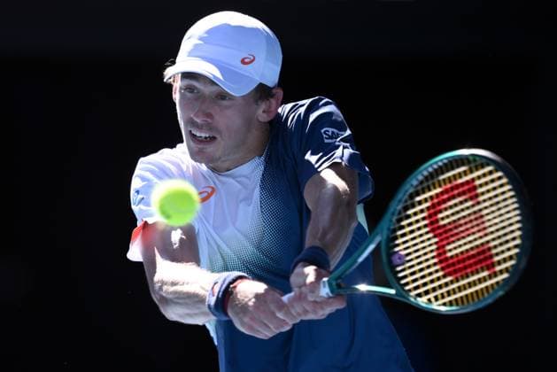 TENNIS AUSTRALIAN OPEN, Alex De Minaur of Australia returns during his round three match against Francisco Cerundolo of Argentina during the 2025 Australian Open at Melbourne Park in Melbourne, Saturday, January 18, 2025. ( NO ARCHIVING, EDITORIAL USE ONLY, NO USE IN BOOKS WITHOUT CONSENT MELBOURNE VICTORIA AUSTRALIA  Copyright: xJOELxCARRETTx 20250118142319836026