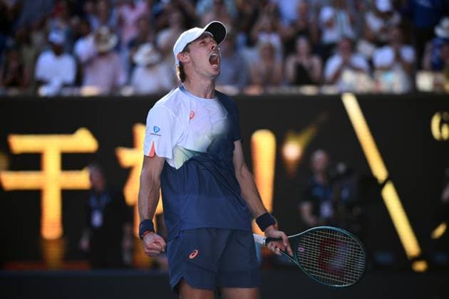 TENNIS AUSTRALIAN OPEN, Alex De Minaur of Australia celebrates match point during his round three win over Francisco Cerundolo of Argentina during the 2025 Australian Open at Melbourne Park in Melbourne, Saturday, January 18, 2025. ( NO ARCHIVING, EDITORIAL USE ONLY, NO USE IN BOOKS WITHOUT CONSENT MELBOURNE VICTORIA AUSTRALIA  Copyright: xJOELxCARRETTx 20250118153367492681