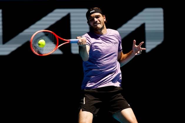 January 18, 2025: MELBOURNE, AUSTRALIA - JANUARY 18: Taylor Fritz of USA hits a forehand whilst playing against Gael Monfils of France on day seven of the 2025 Australian Open at Melbourne Park on January 18, 2025 in Melbourne, Australia. - ZUMAp121 20250118_zsp_p121_040 Copyright: xChrisxPutnamx