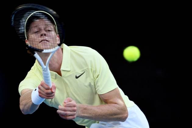 TENNIS AUSTRALIAN OPEN, Jannik Sinner of Italy returns during his round three match against Marcos Giron of USA during the 2025 Australian Open at Melbourne Park in Melbourne, Saturday, January 18, 2025. ( NO ARCHIVING, EDITORIAL USE ONLY, NO USE IN BOOKS WITHOUT CONSENT MELBOURNE VICTORIA AUSTRALIA  Copyright: xJOELxCARRETTx 20250118116098326715