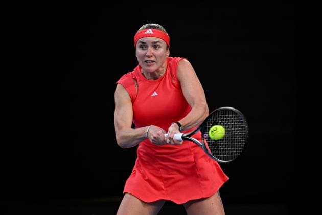 TENNIS AUSTRALIAN OPEN, Elina Svitolina of Ukraine returns during her round three match against Jasmine Paolini of Italy of Ukraine during the 2025 Australian Open at Melbourne Park in Melbourne, Saturday, January 18, 2025. ( NO ARCHIVING, EDITORIAL USE ONLY, NO USE IN BOOKS WITHOUT CONSENT MELBOURNE VICTORIA AUSTRALIA  Copyright: xJAMESxROSSx 20250118118082431296