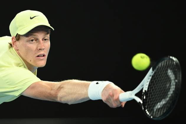 TENNIS AUSTRALIAN OPEN, Jannik Sinner of Italy returns during his round three match against Marcos Giron of USA during the 2025 Australian Open at Melbourne Park in Melbourne, Saturday, January 18, 2025. ( NO ARCHIVING, EDITORIAL USE ONLY, NO USE IN BOOKS WITHOUT CONSENT MELBOURNE VICTORIA AUSTRALIA  Copyright: xJOELxCARRETTx 20250118173698001138