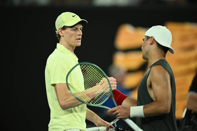 TENNIS AUSTRALIAN OPEN, Jannik Sinner of Italy is congratulated following his round three win over Marcos Giron of USA during the 2025 Australian Open at Melbourne Park in Melbourne, Saturday, January 18, 2025. ( NO ARCHIVING, EDITORIAL USE ONLY, NO USE IN BOOKS WITHOUT CONSENT MELBOURNE VICTORIA AUSTRALIA  Copyright: xJOELxCARRETTx 20250118119817439006